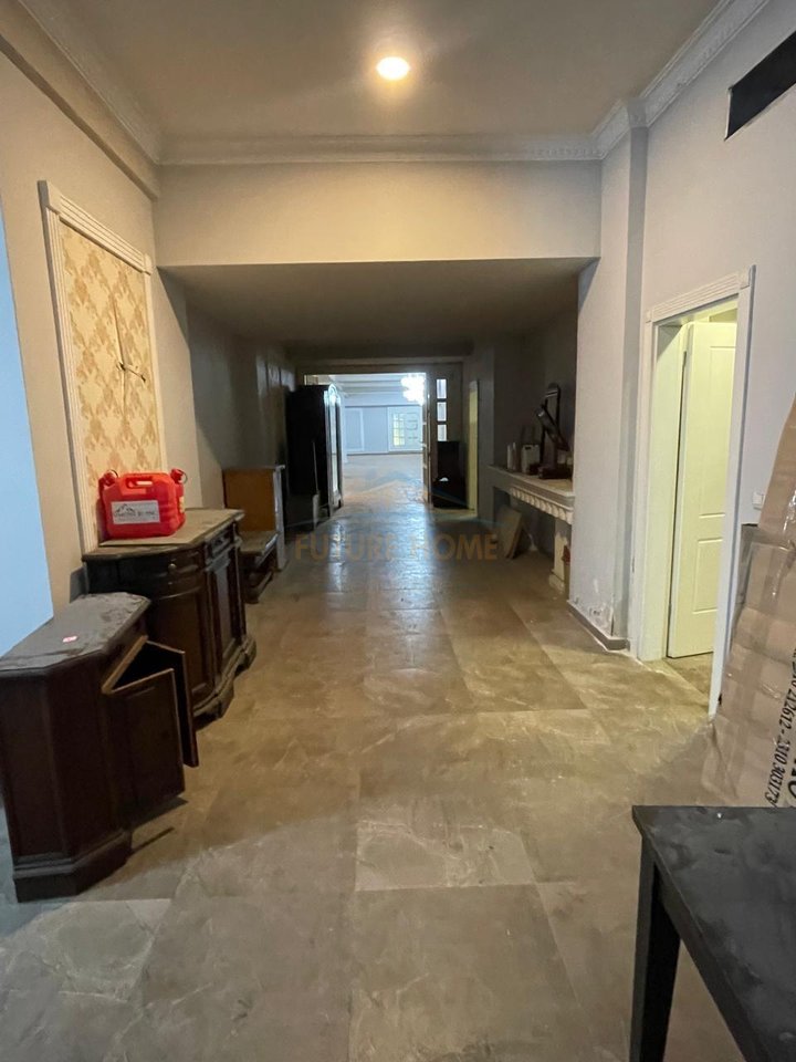 Shitet, Ambient Biznesi, Unaza e Re, Tiranë