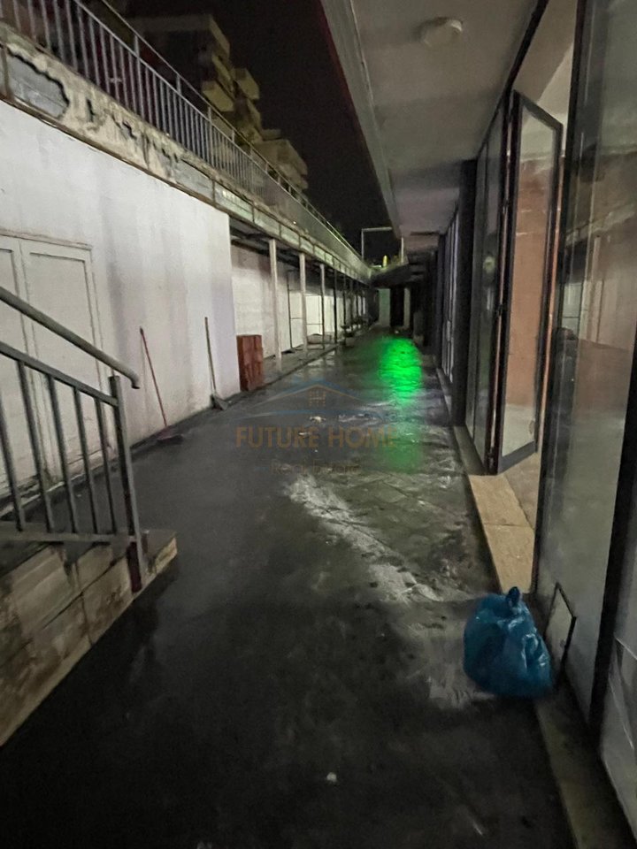 Shitet, Ambient Biznesi, Unaza e Re, Tiranë