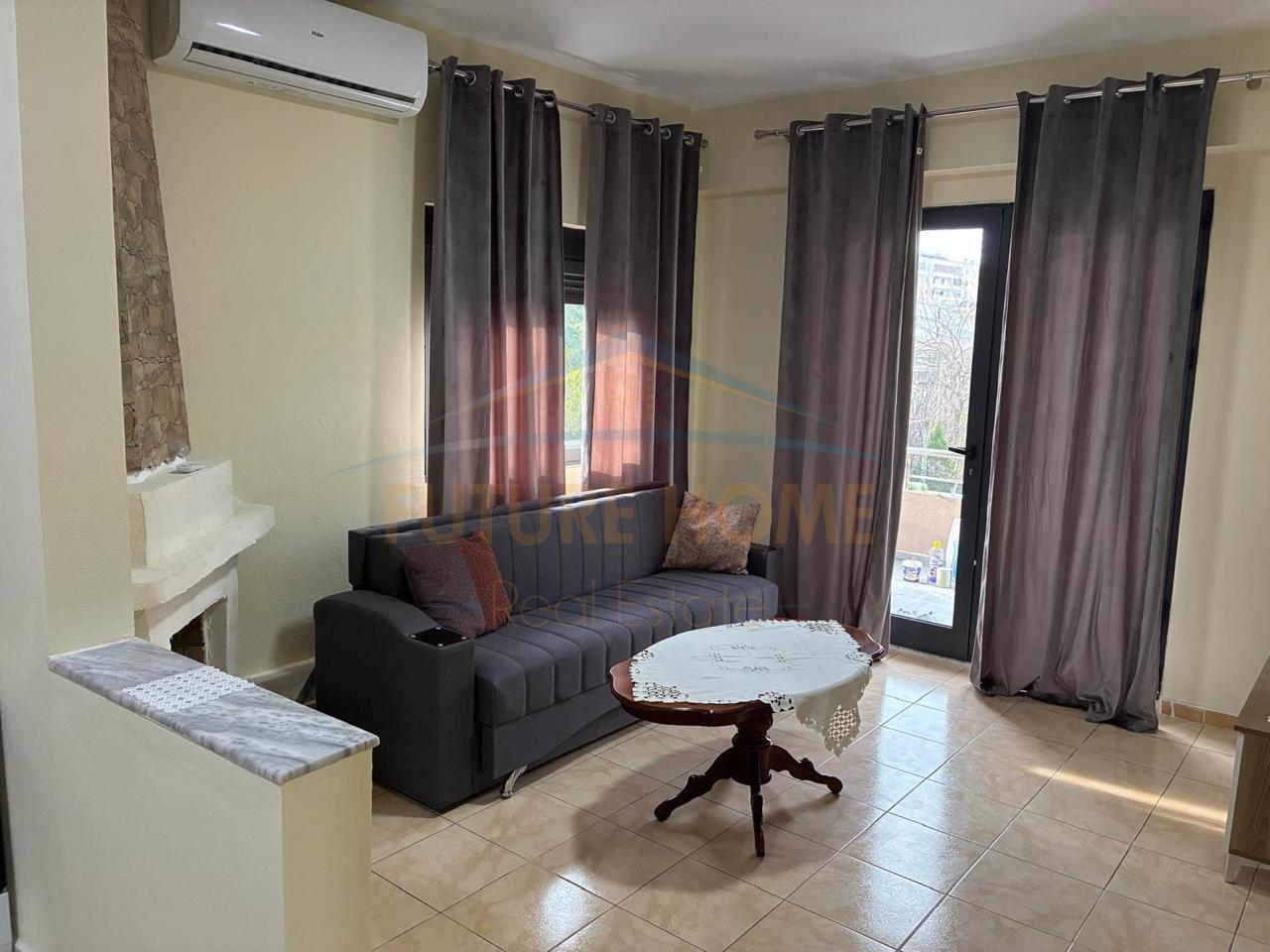 Lease, 3rd Floor Apartment of a 3-story Villa, 1+1 Beach, Durrës