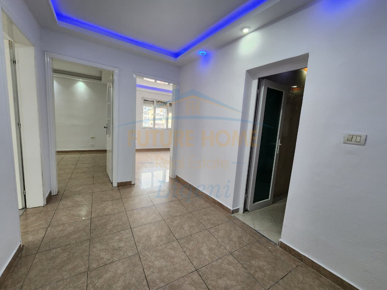 Shitet, Apartament 2+1, Rruga e Kavajës, Tiranë