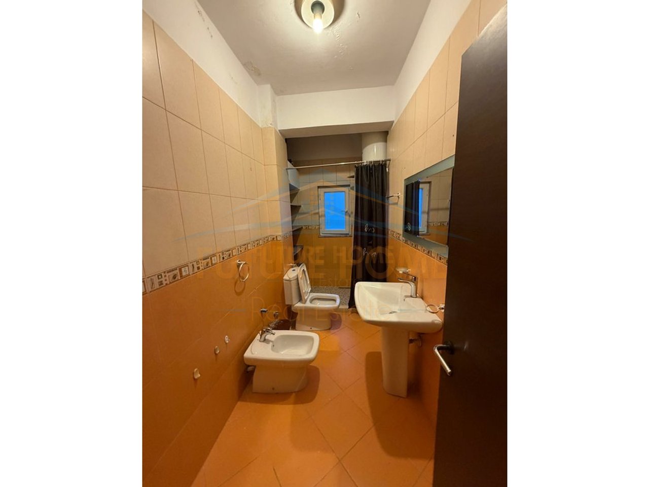 Shitet, Apartament 2+1, Bllok