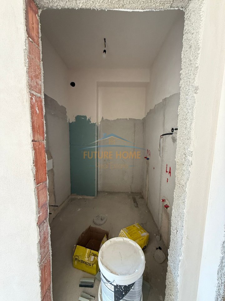 Shitet, Apartament 2+1+2+Depo ,prane Fushës së Alidemit, Tiranë., Tiranë.