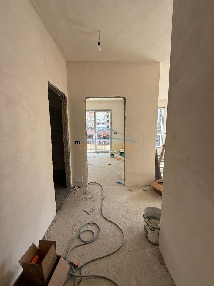 Shitet, Apartament 2+1+2+Depo ,prane Fushës së Alidemit, Tiranë., Tiranë.