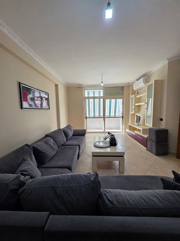 Shitet, Apartament 2+1+2, Unaza e Re, Tirane.