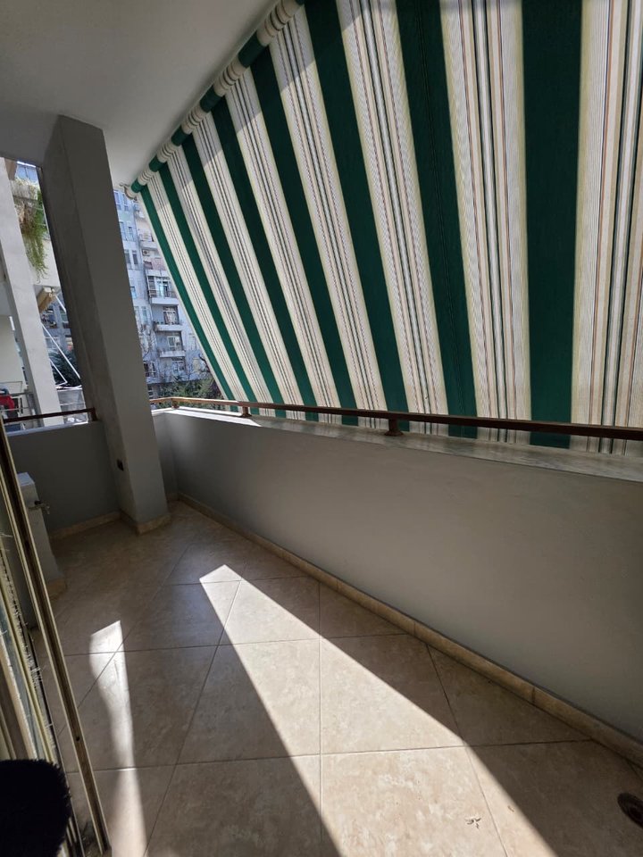 Shitet, Apartament 2+1+2, Unaza e Re, Tirane.