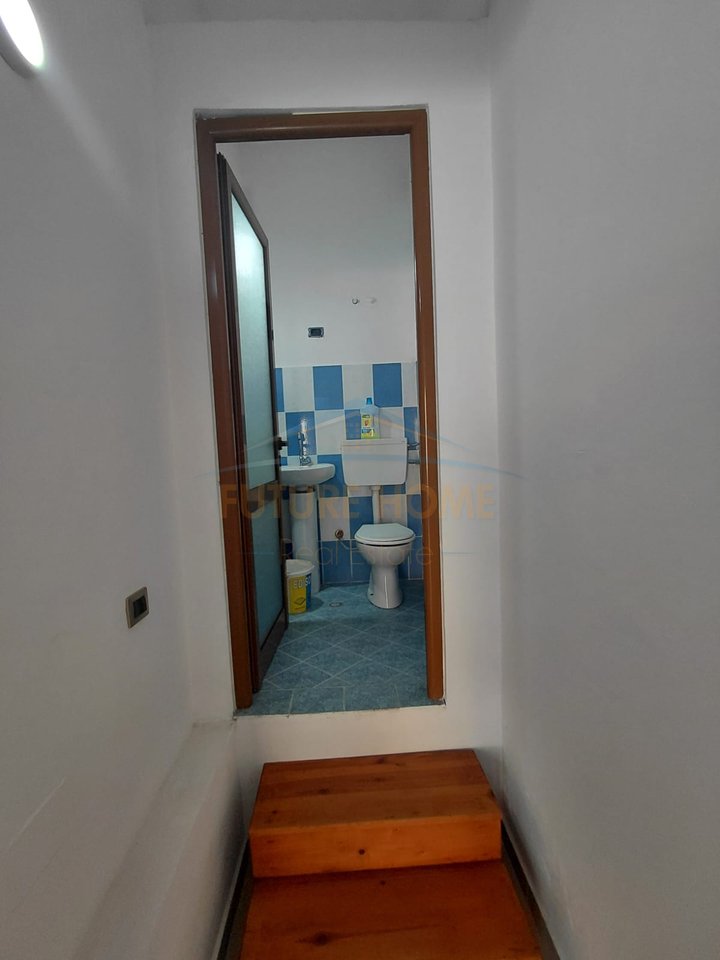 Shitet, Ambient Biznesi, Kavaje