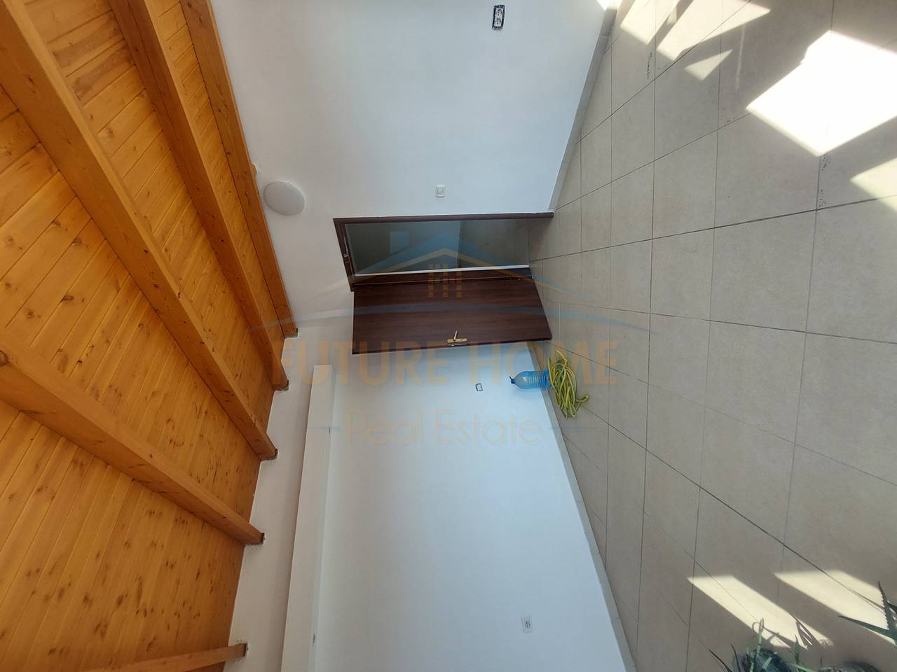 Shitet, Apartament 2+1 Ura e Dajlanit, Durres