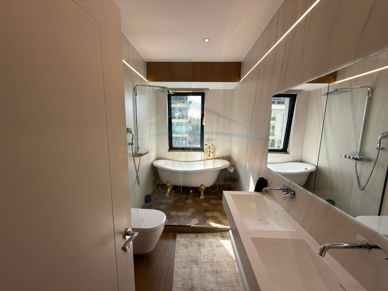 Shitet, Apartament 2+1+2, Ambasador 3, Tiranë