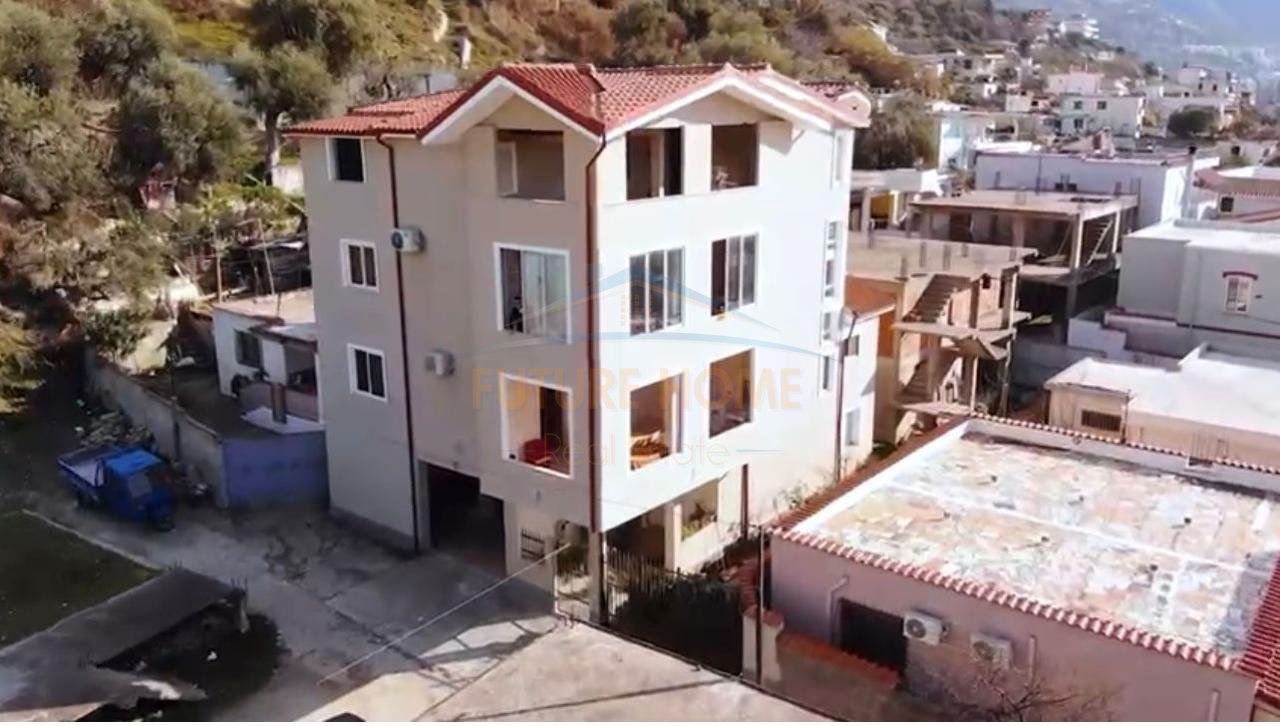Shitet, Vilë 4-Katëshe në Lagjen¨10 Korriku¨Vlorë