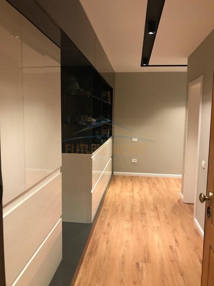 Qira, Apartament 2+1, Libri Universitar, Tiranë