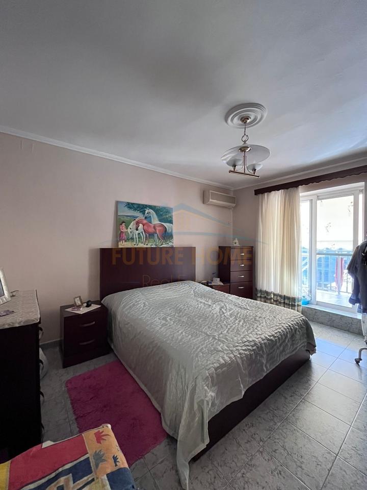 For sale, 2+1 Apartment, Pazari i Ri, Tirana