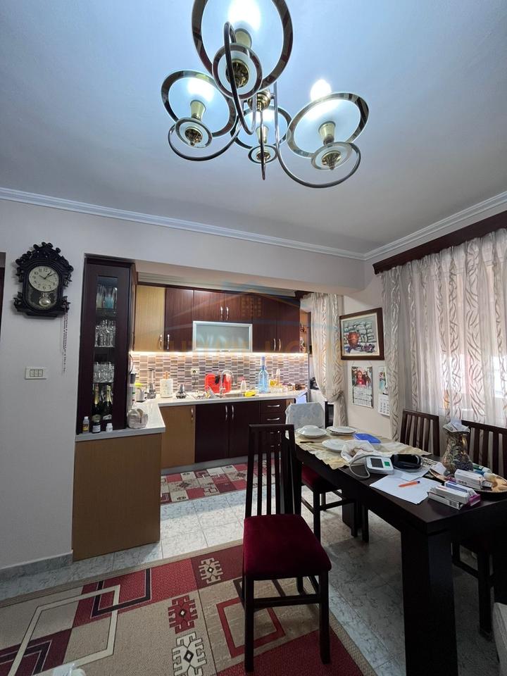 For sale, 2+1 Apartment, Pazari i Ri, Tirana