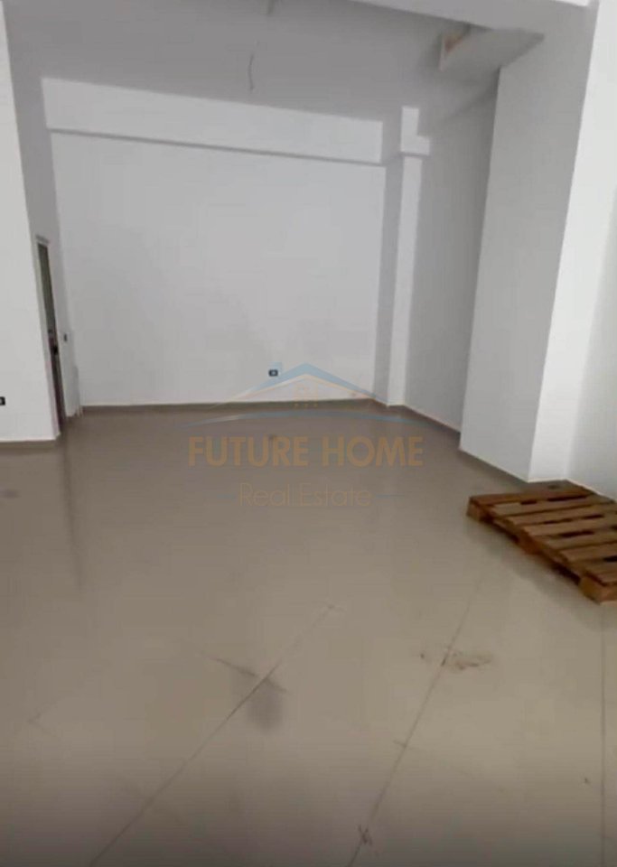 Shitet, Dyqan, Rruga Besim Alla