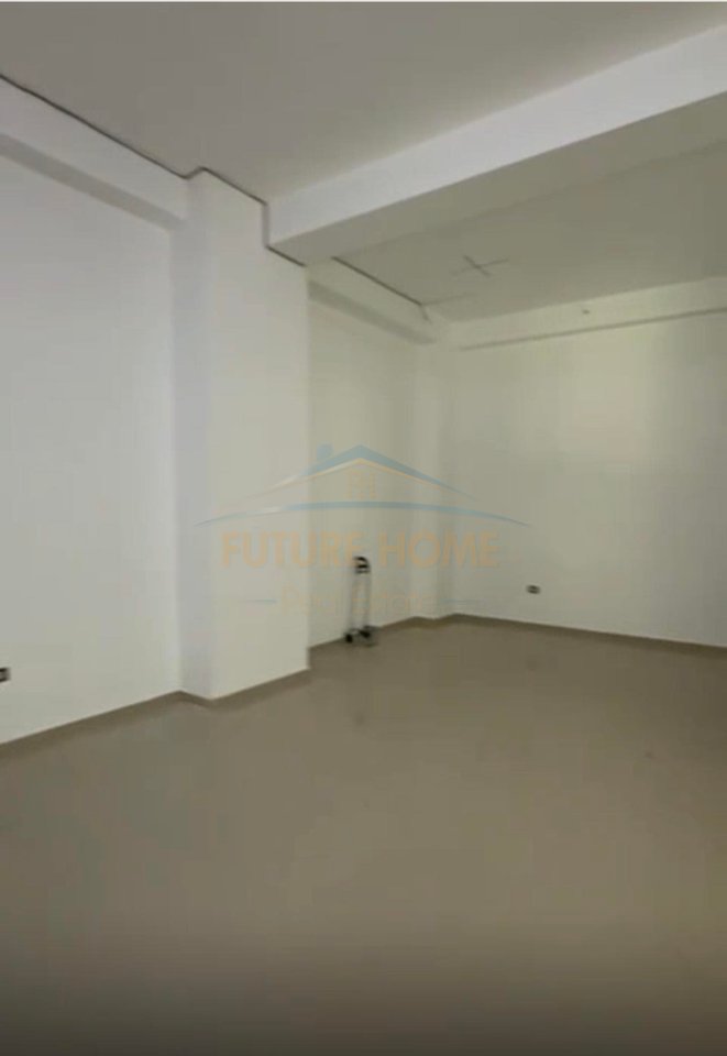 Shitet, Dyqan, Rruga Besim Alla