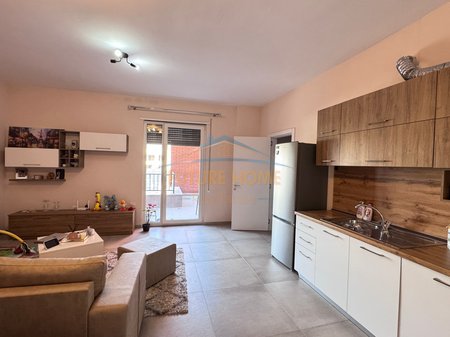 Qera,Apartament 1+1 ,Paskuqan!