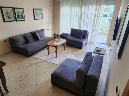 Qira, Apartament 2+1+2, Blloku