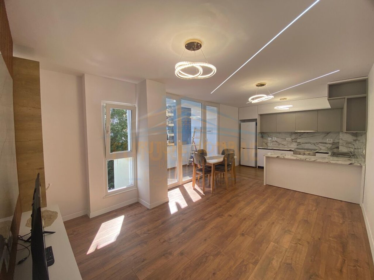 Qera, Apartament 2+1, 21 Dhjetori