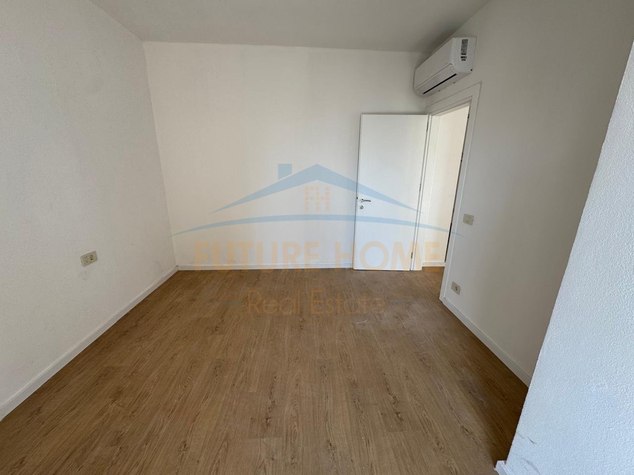 Qera, Ambient Biznesi, Rruga Mine Peza