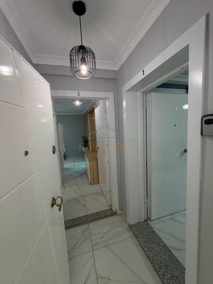 In vendita, appartamento 2+1+2, via Barrikadave, Tirana