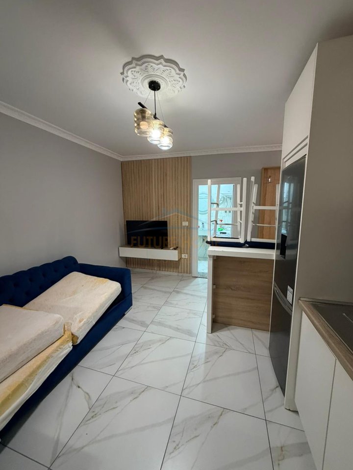 In vendita, appartamento 2+1+2, via Barrikadave, Tirana