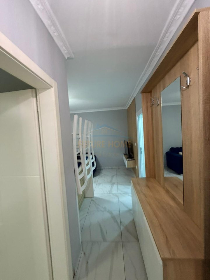 In vendita, appartamento 2+1+2, via Barrikadave, Tirana