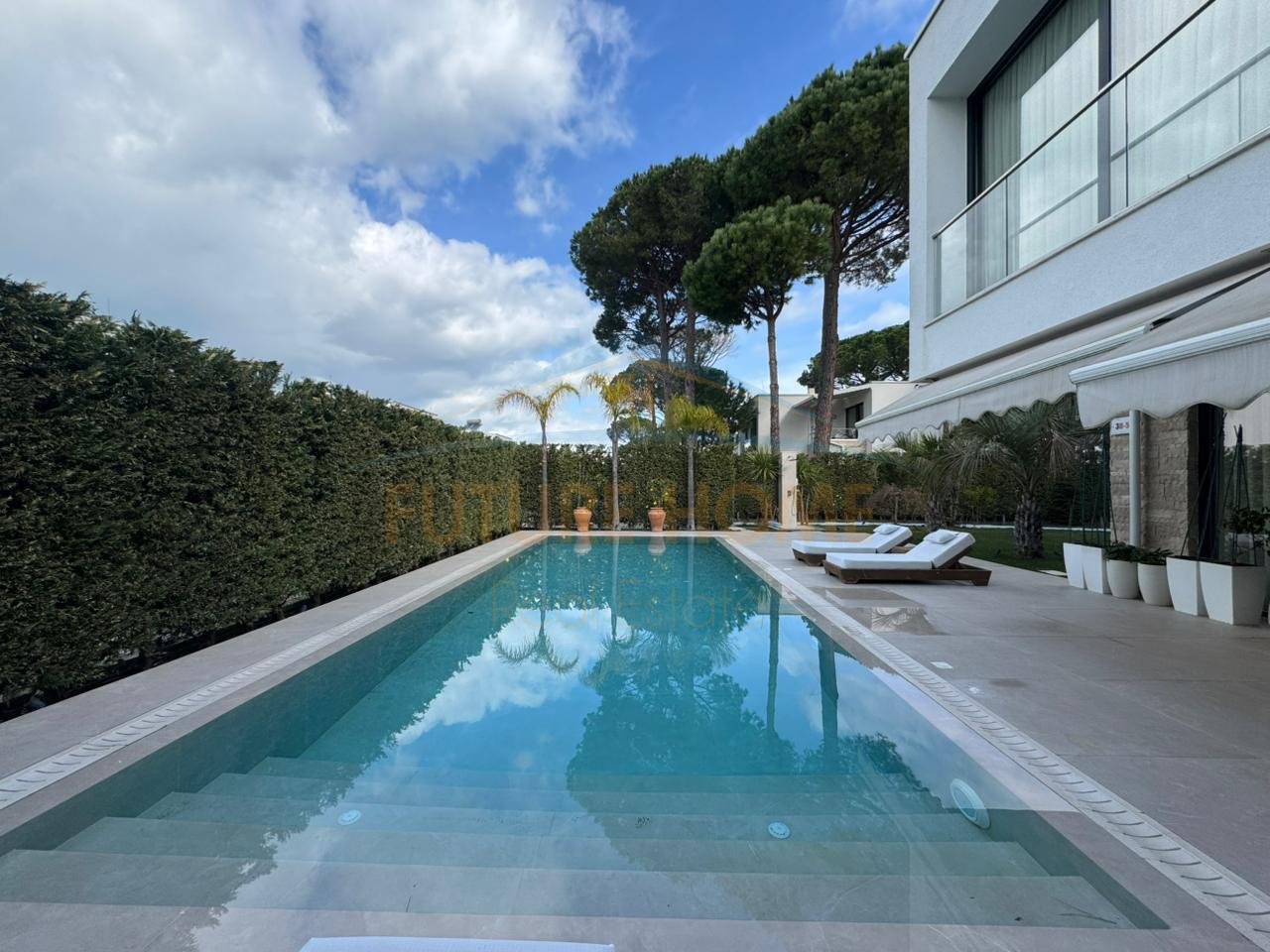 In vendita, Villa a schiera, "San Pietro Residence", Gjiri I Lalëzit