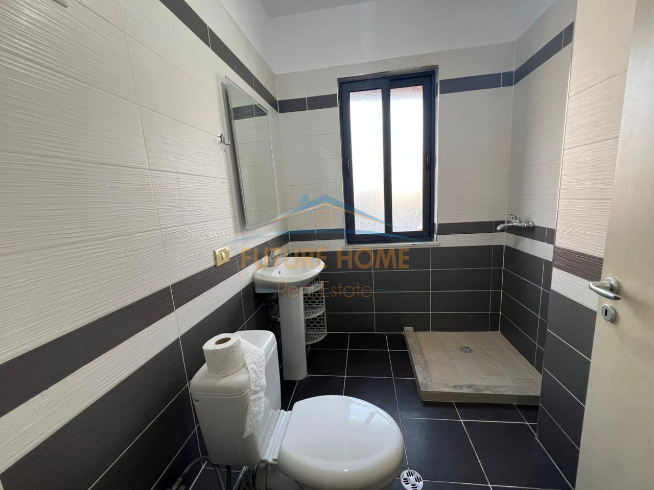 Qera,Apartament 2+1+2+Post Parkimi, Kompleksi Molla, Astir, Tiranë
