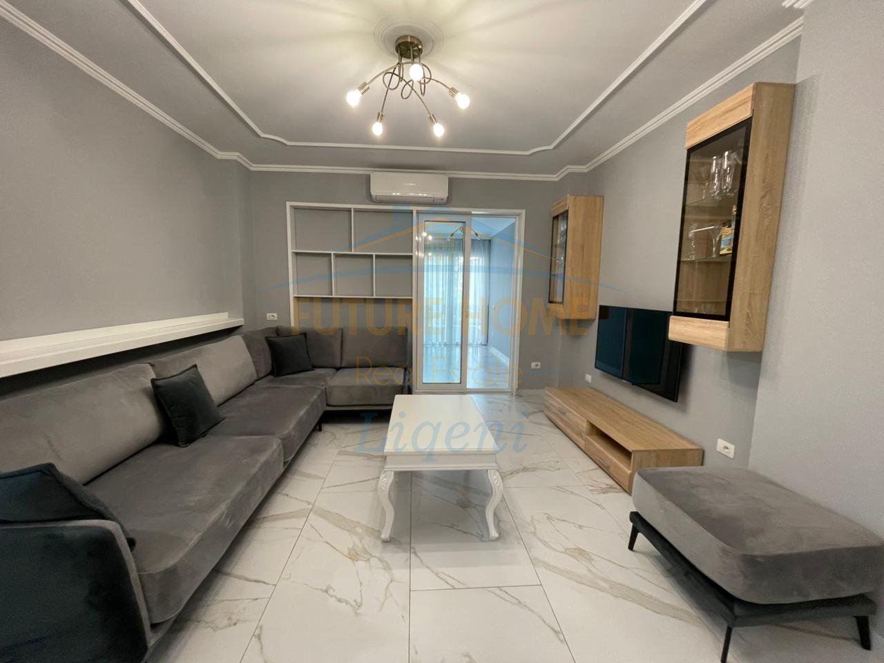 Qera, Apartament 2+1+2, Sheshi Willson, Tiranë.