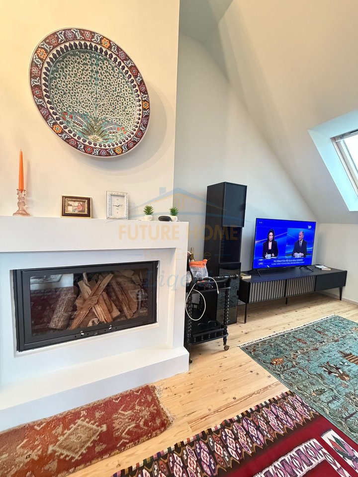 Shitet Apartament 2+1+2 , Komuna e Parisit