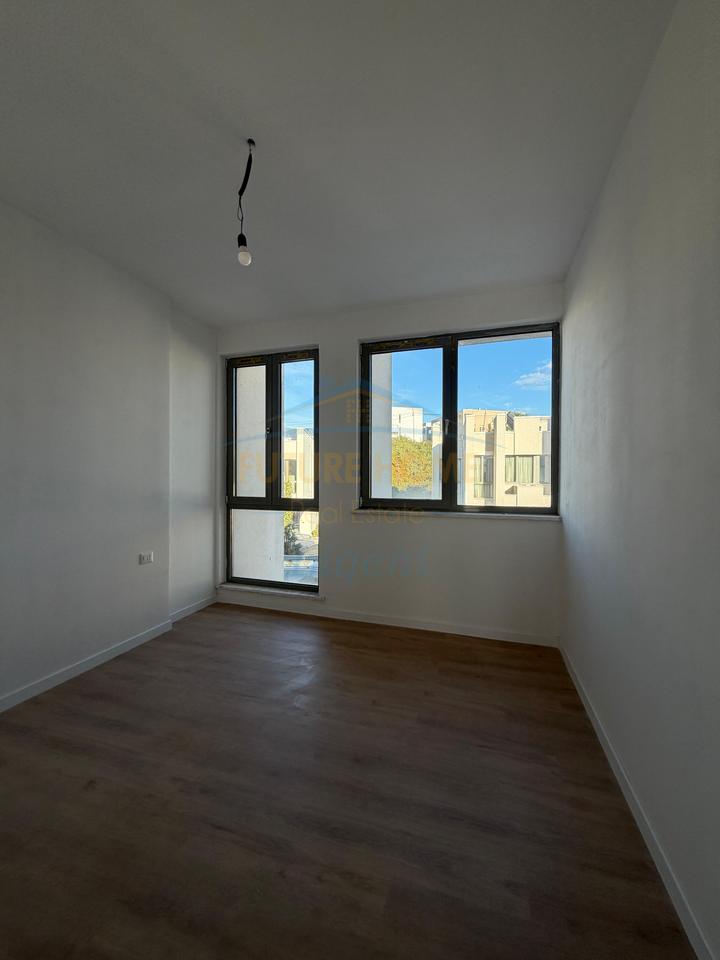 Qera, Vilë, Rezidenca Green Valley , Liqeni I Thatë, Tiranë.