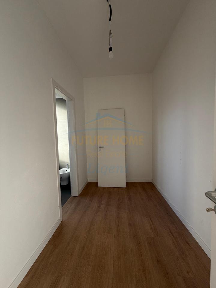 Qera, Vilë, Rezidenca Green Valley , Liqeni I Thatë, Tiranë.