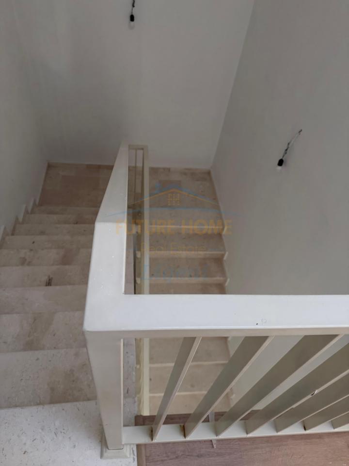 Qera, Vilë, Rezidenca Green Valley , Liqeni I Thatë, Tiranë.