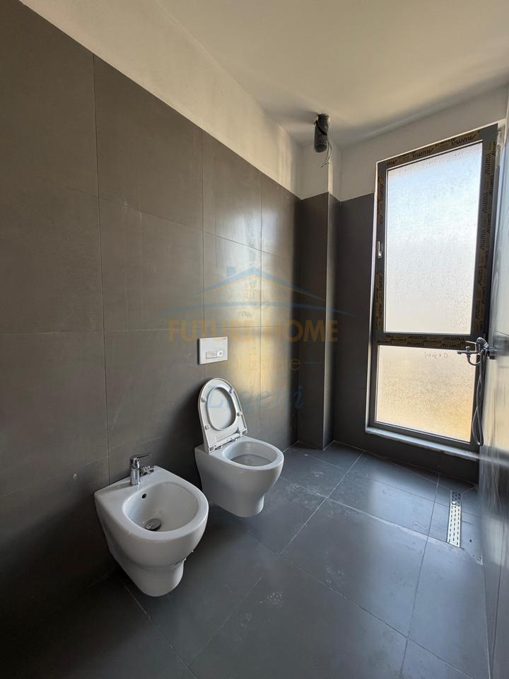 Qera, Vilë, Rezidenca Green Valley , Liqeni I Thatë, Tiranë.