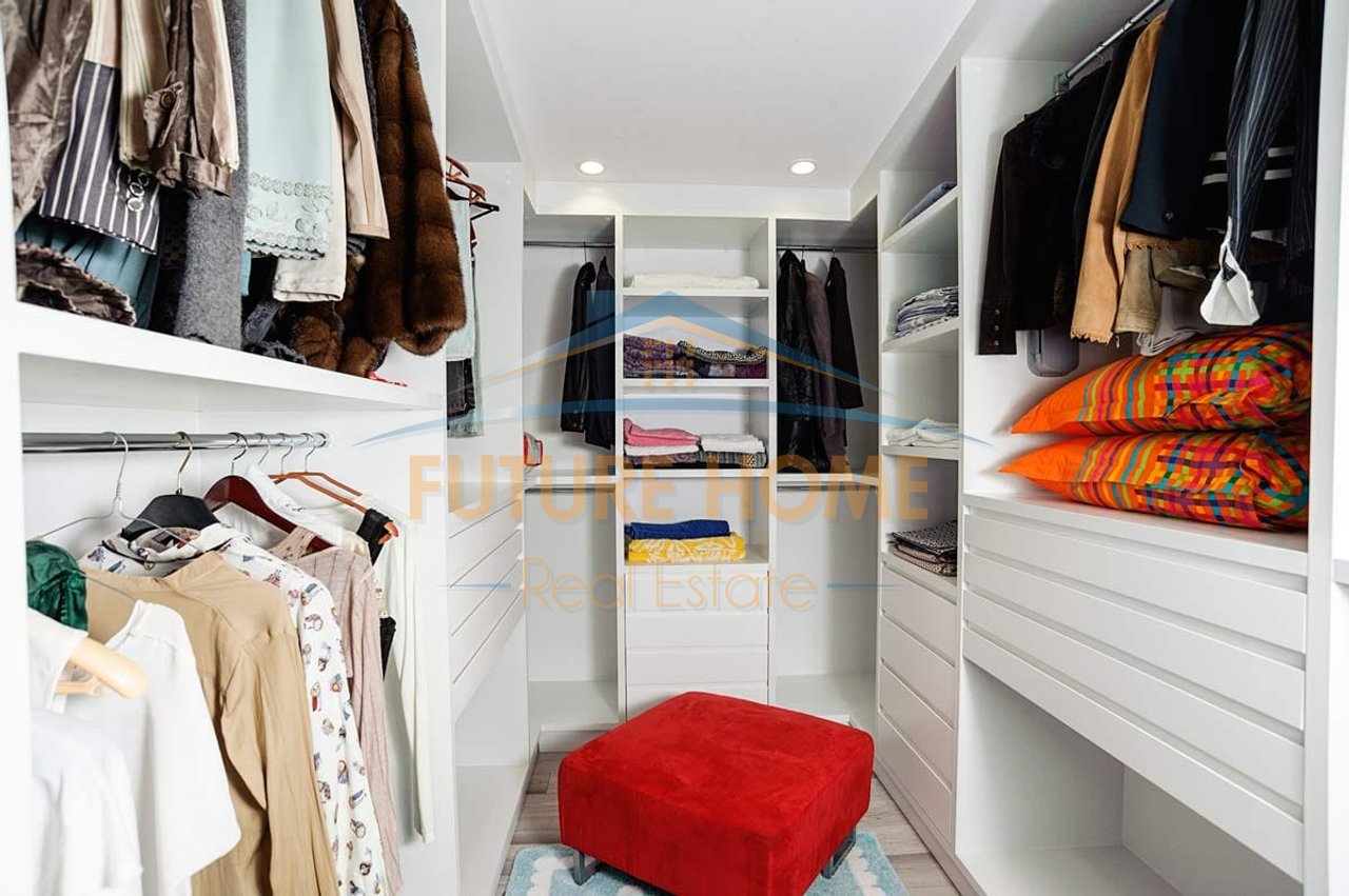 Shitet, Penthouse 2+1+2, Liqeni i Thate