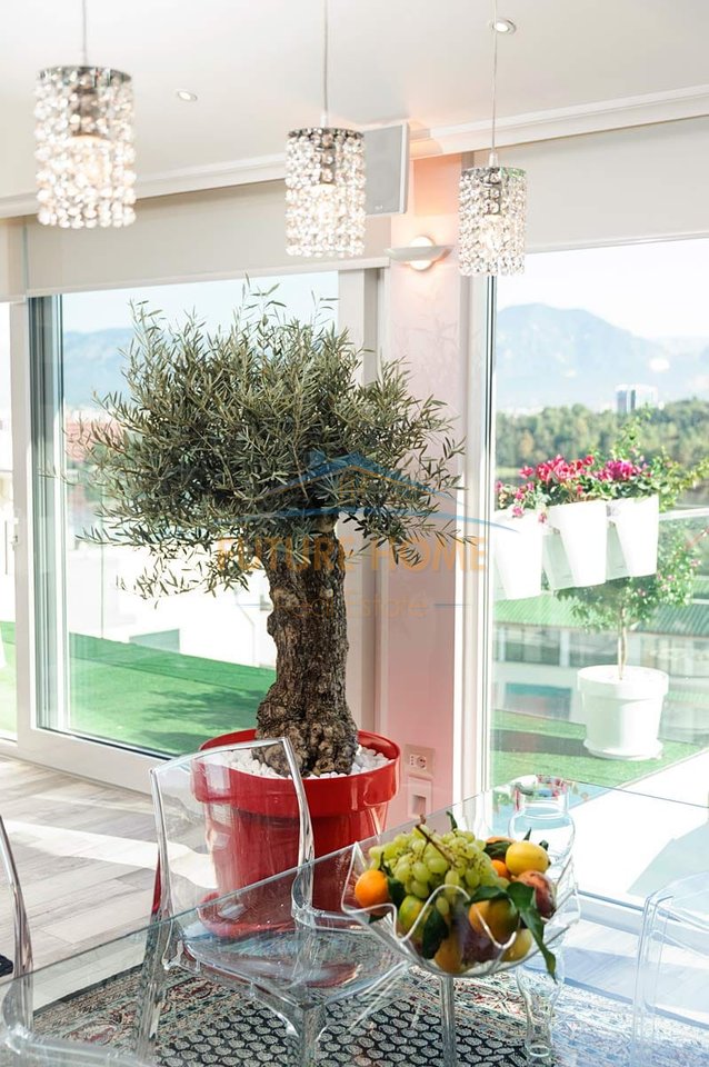 Shitet, Penthouse 2+1+2, Liqeni i Thate