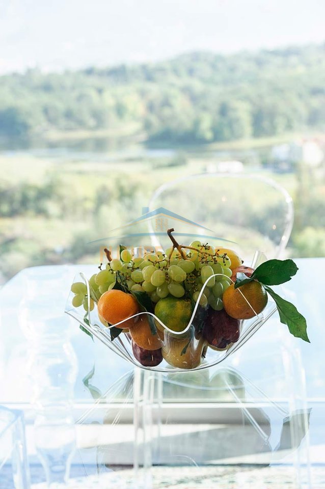 Shitet, Penthouse 2+1+2, Liqeni i Thate