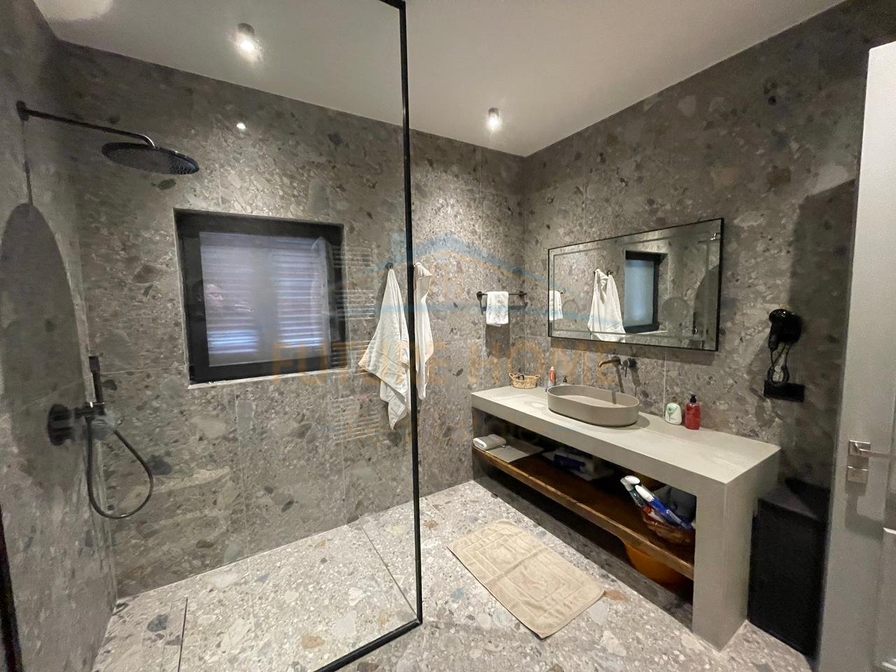 For Sale, Private Villa, Neighborhood 16, Korçë