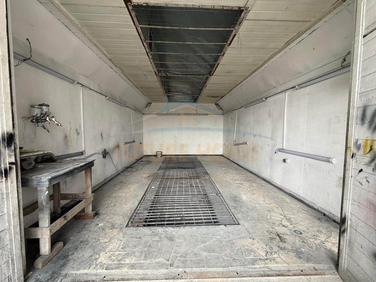 Qera,Magazine, Rruga "Shefqet Kuka", Fresk