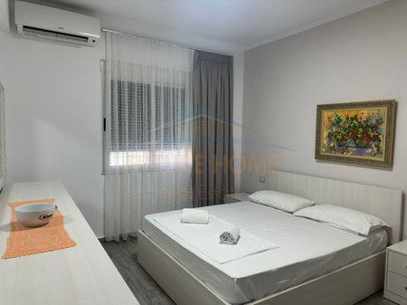 Shitet Apartament 1+1 Bulevardi Kryesor , Durres