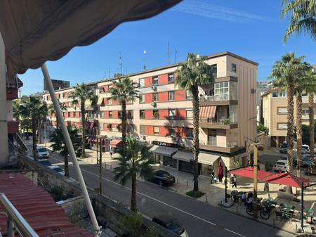 Shitet Apartament 1+1 Bulevardi Kryesor , Durres