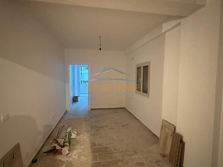 Shitje, Apartament 2+1, Rruga Thesarit, Fresk !