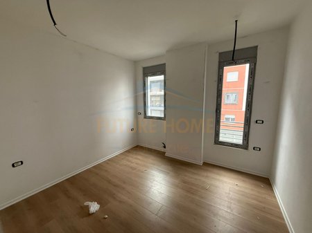 Shitet, Apartament 1+1, Terminali, Korçë