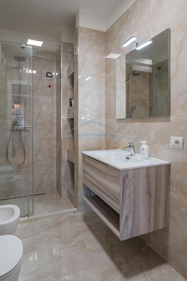 For sale, Apartment 3+1+2, Complex "Kontakt", 21 Dhjetori