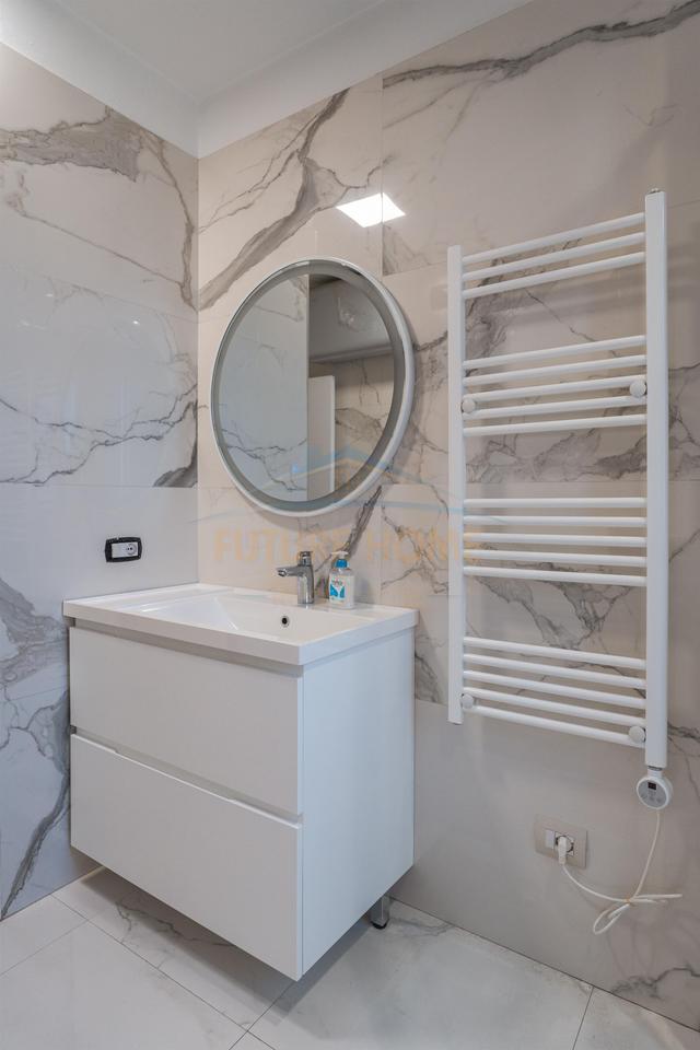 For sale, Apartment 3+1+2, Complex "Kontakt", 21 Dhjetori