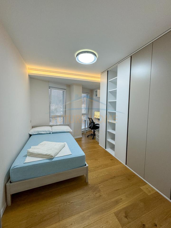 For sale, Apartment 3+1+2, Complex "Kontakt", 21 Dhjetori