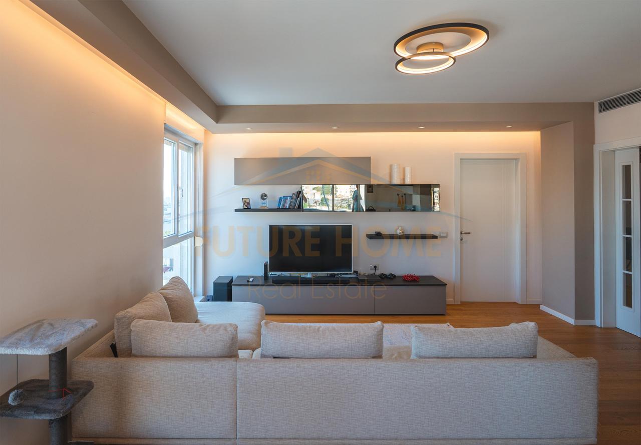 For sale, Apartment 3+1+2, Complex "Kontakt", 21 Dhjetori