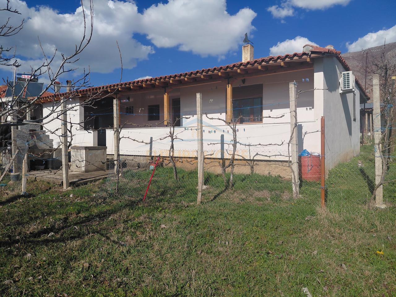 Shitet , Shtëpi Private + Truall +  Tokë Arë , Podgorie ,Maliq