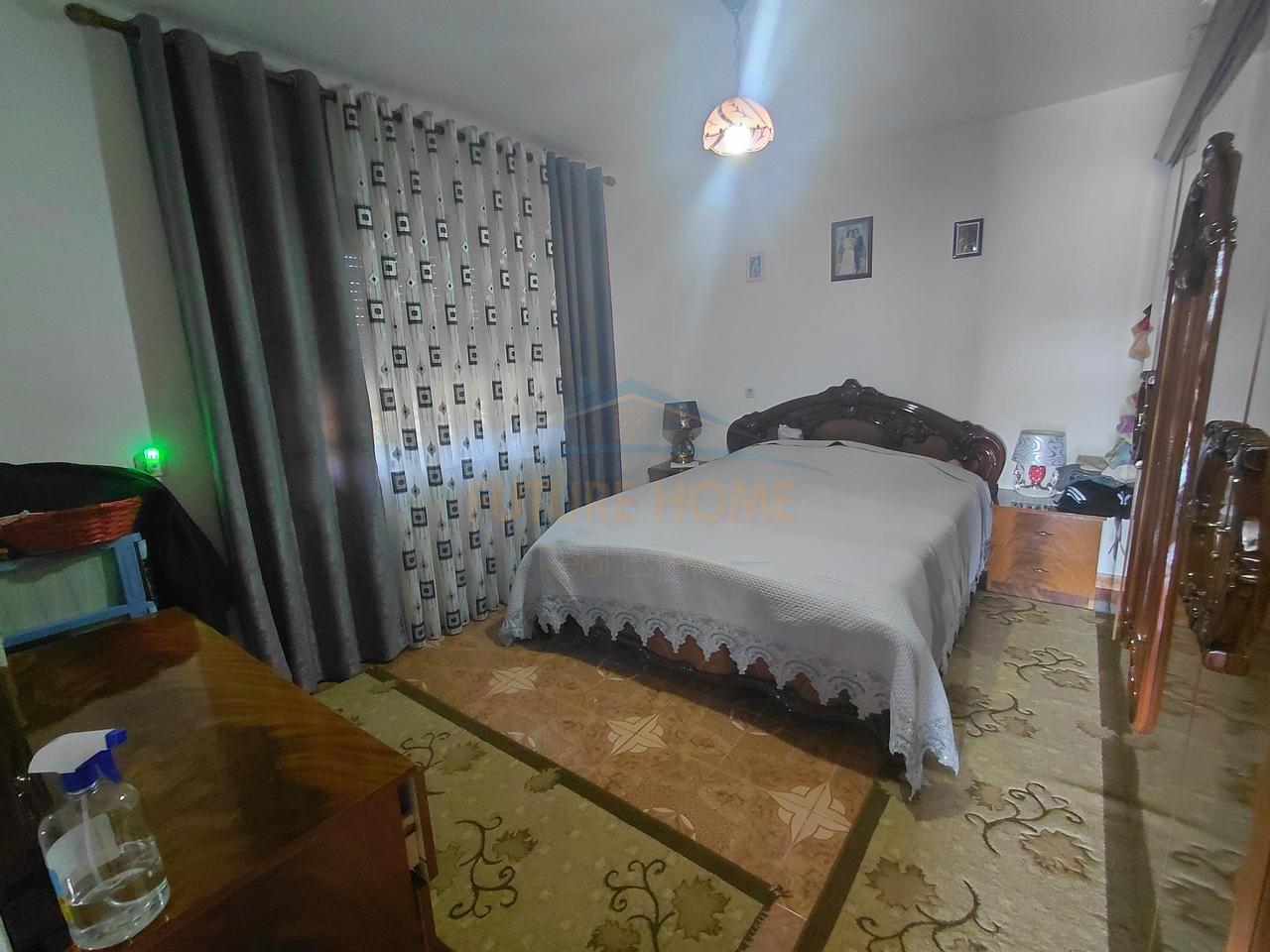 Shitet , Shtëpi Private + Truall +  Tokë Arë , Podgorie ,Maliq