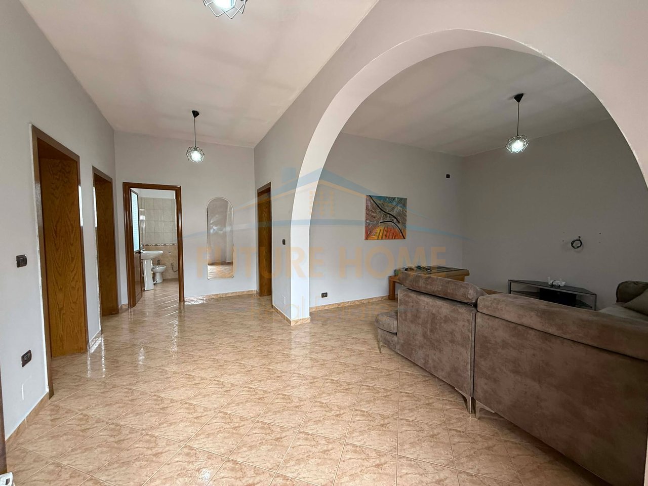 Qera, Shtëpi Private 2+1 + 2 Vende Parkimi, Rruga “Ferhat Draga”, Laprakë