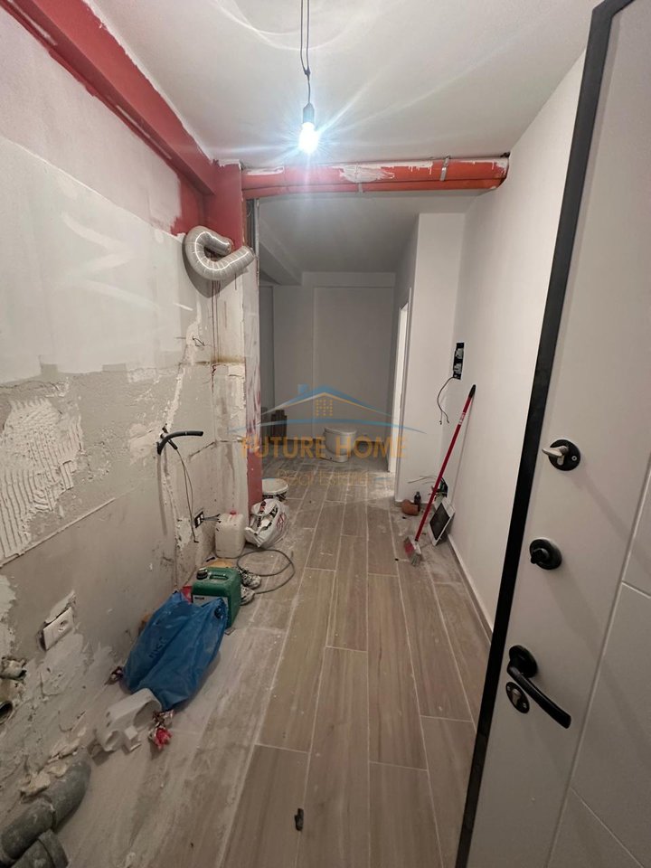 Shitje, Apartament 2+1, Rruga Thesarit, Fresk !